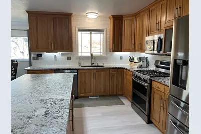 10945 S Hyrum Pl E, Sandy, UT 84070 - Photo 18