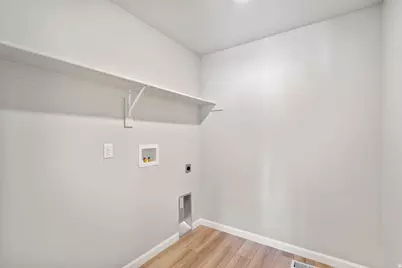 264 N Roundabout St, Saratoga Springs, UT 84045 - Photo 8