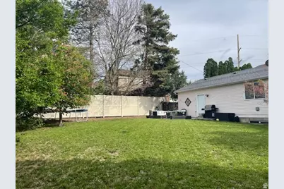 729 E Crestview Dr S, Tooele, UT 84074 - Photo 16