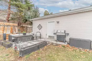 729 E Crestview Dr S, Tooele, UT 84074 - Photo 16