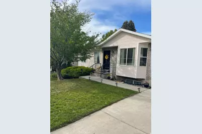 729 E Crestview Dr S, Tooele, UT 84074 - Photo 1