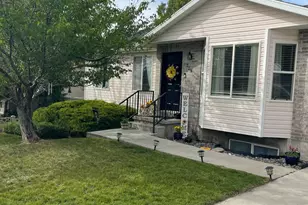729 E Crestview Dr S, Tooele, UT 84074 - Photo 1