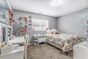 729 E Crestview Dr S, Tooele, UT 84074 - Photo 14