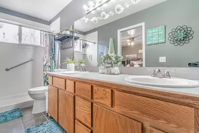 729 E Crestview Dr S, Tooele, UT 84074 - Photo 8