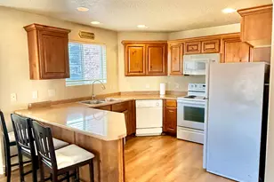 116 E Resaca Dr, Sandy, UT 84070 - Photo 8