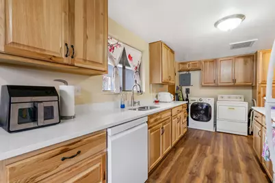 487 N 400 E, Provo, UT 84606 - Photo 10