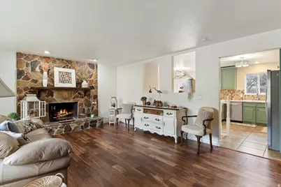 1476 E Kayscreek Dr, Layton, UT 84040 - Photo 10