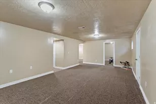 1476 E Kayscreek Dr, Layton, UT 84040 - Photo 24