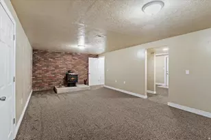 1476 E Kayscreek Dr, Layton, UT 84040 - Photo 22