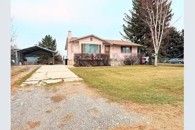 121 E 100 S, Smithfield, UT 84335 - Photo 2