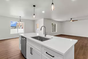 576 W 7th, Midvale, UT 84047 - Photo 10