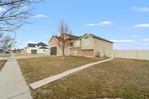 2423 S 3300 W, Syracuse, UT 84075 - Photo 62