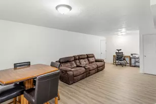 2423 S 3300 W, Syracuse, UT 84075 - Photo 30