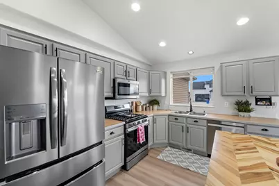 2423 S 3300 W, Syracuse, UT 84075 - Photo 12