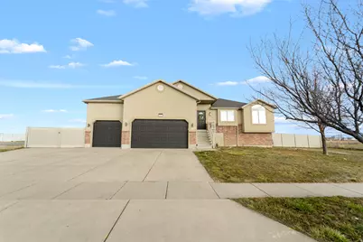 2423 S 3300 W, Syracuse, UT 84075 - Photo 2