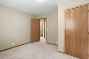 10286 S Edgecliff Dr, Sandy, UT 84092 - Photo 36