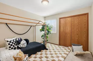 10286 S Edgecliff Dr, Sandy, UT 84092 - Photo 24