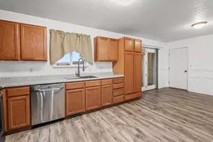 1507 Falcon Ln, Eagle Mountain, UT 84005 - Photo 10