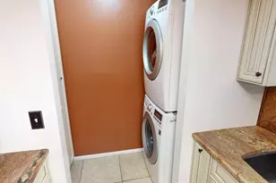 9188 S Jefferson Pl W, Sandy, UT 84070 - Photo 6