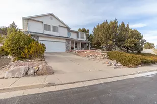 133 N Guidelight Dr, Cedar City, UT 84720 - Photo 2