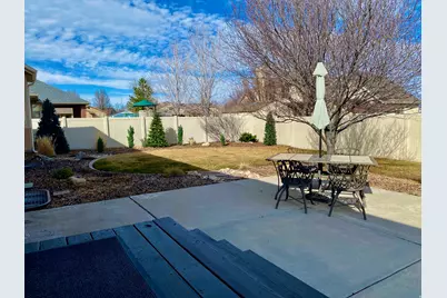 9067 S Wisteria Way, West Jordan, UT 84088 - Photo 10