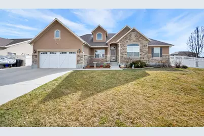 711 W 2010 S, Syracuse, UT 84075 - Photo 1