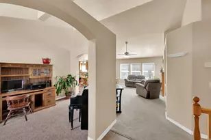 711 W 2010 S, Syracuse, UT 84075 - Photo 8