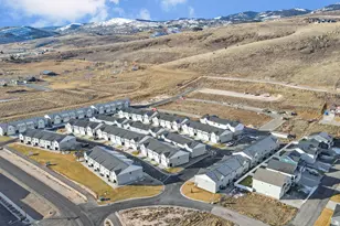 566 N Richland St, Garden City, UT 84028 - Photo 30