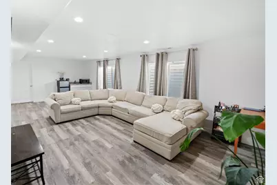 5525 Hampton Way, Stansbury Park, UT 84074 - Photo 22