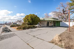 845 E Larkspur Dr, Sandy, UT 84094 - Photo 28