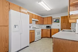 1744 Alfred Dr, Layton, UT 84041 - Photo 4