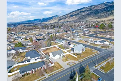 265 Canyon Rd, Providence, UT 84332 - Photo 38