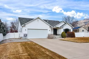 265 Canyon Rd, Providence, UT 84332 - Photo 2