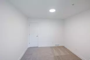 6498 W Morse Creek Cv, Herriman, UT 84096 - Photo 16