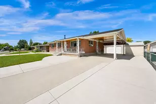 827 E 4280 S, Millcreek, UT 84107 - Photo 2