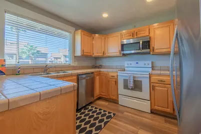 860 S Village Rd #Y8, Saint George, UT 84770 - Photo 2
