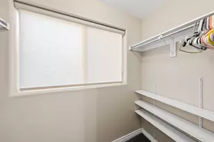 1050 W Red Hills Pkwy, Washington, UT 84780 - Photo 16