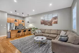 748 N 300 W, Salt Lake City, UT 84103 - Photo 14