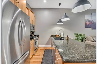 748 N 300 W, Salt Lake City, UT 84103 - Photo 10