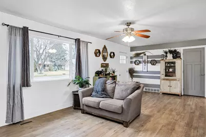 282 W 100 S, Smithfield, UT 84335 - Photo 4