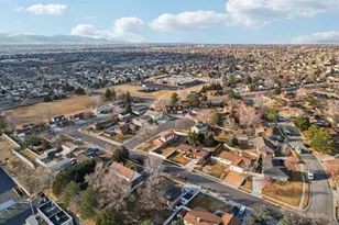 12161 S Spring Ridge Circle, Sandy, UT 84094 - Photo 32