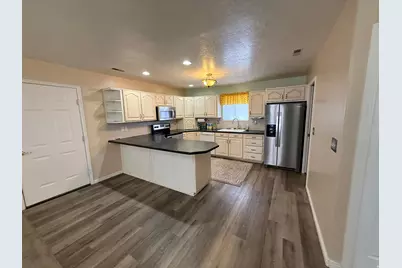 748 W 4075 S, Riverdale, UT 84405 - Photo 8