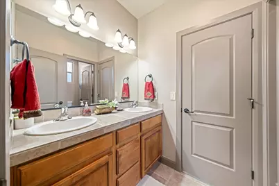 1112 W Sapphire, Diamond Valley, UT 84770 - Photo 38