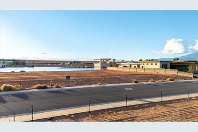 4264 S Wake St #16, Hurricane, UT 84737 - Photo 2