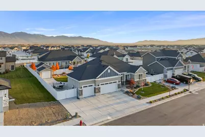 889 W Sagewood Dr, Stansbury Park, UT 84074 - Photo 10