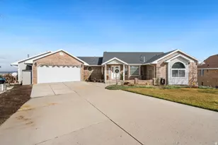 373 S Sunny Hill Circle, Payson, UT 84651 - Photo 2