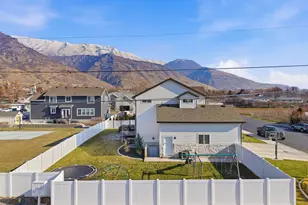 411 E Daybreak Dr N, Pleasant Grove, UT 84062 - Photo 34