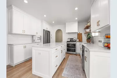 411 E Daybreak Dr N, Pleasant Grove, UT 84062 - Photo 10