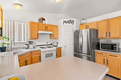 1571 N 160 W, Layton, UT 84041 - Photo 6