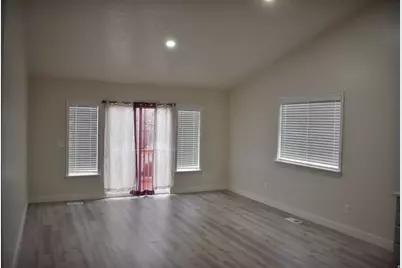 112 W Crystal Bay Dr, Stansbury Park, UT 84074 - Photo 6